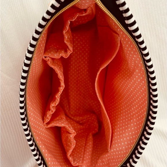 Floral Cosmetic Bag with Red and Blue Accents - Picture 3 of 4